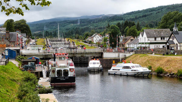 Caledonian Canal Fort Augustus to Loch Ness.jpg